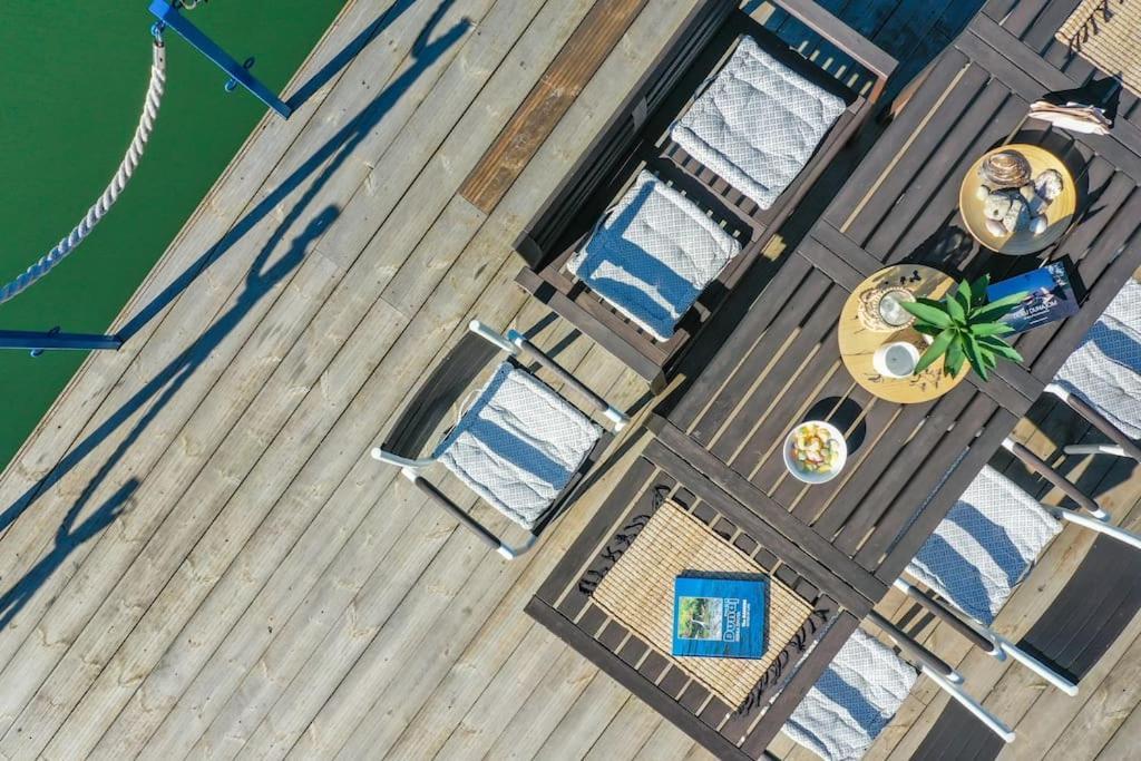 Prázdninový dům Ocarujuci Houseboat Na Dunaji *